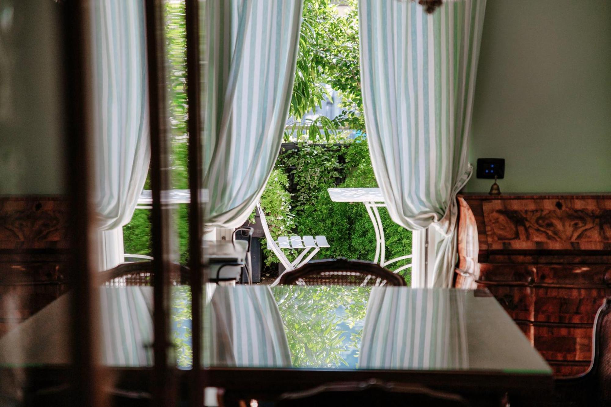 Green Home 65 - The House Of Travelers Комо Екстериор снимка